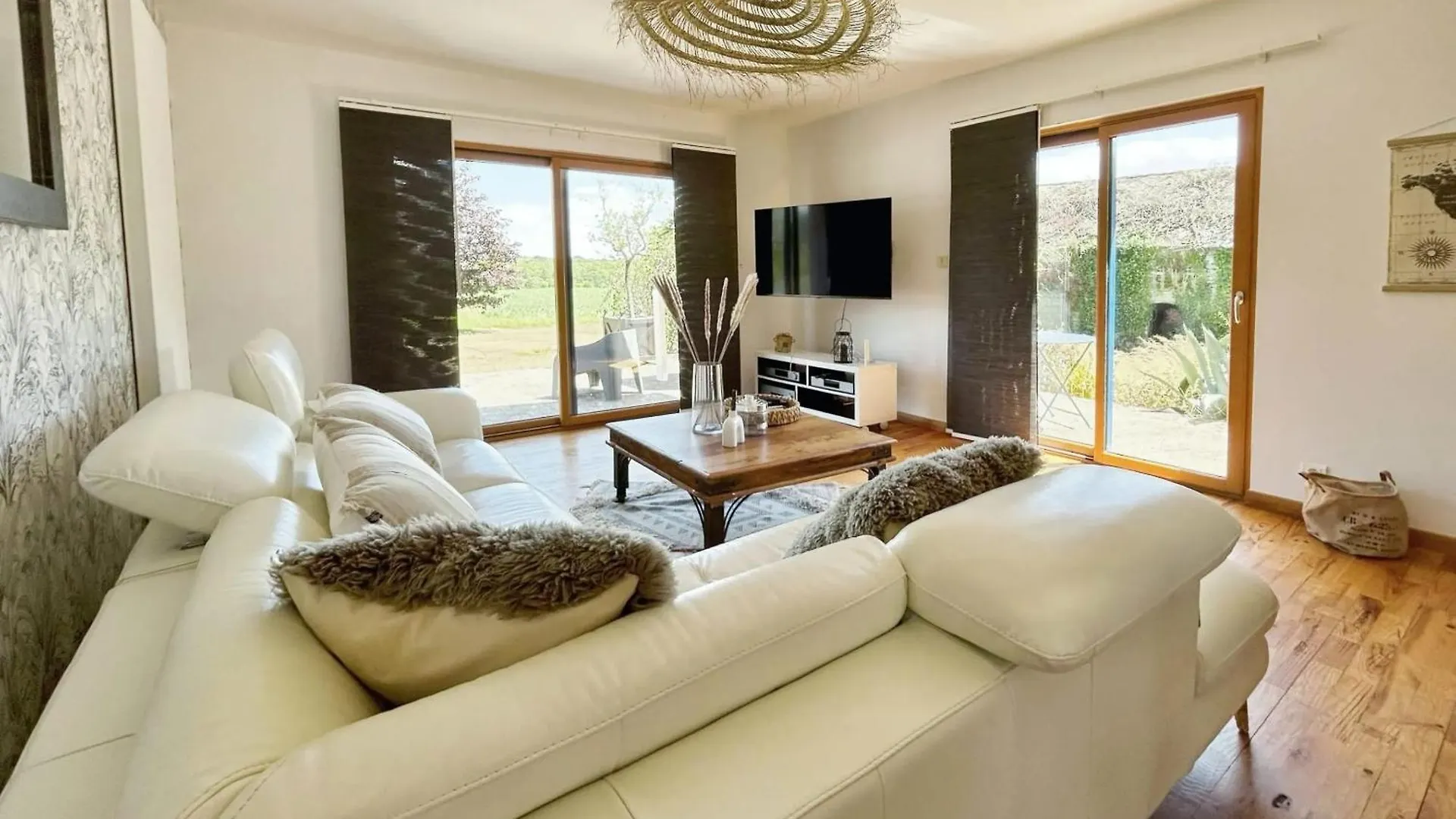 Дом отдыха Maison Familiale Chaleureuse A Saint-Evarzec Avec Terrasse