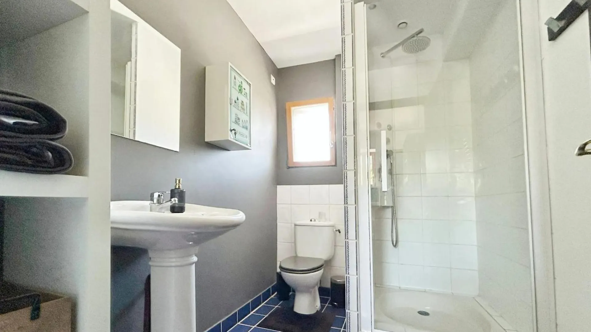 Дом отдыха Maison Familiale Chaleureuse A Saint-Evarzec Avec Terrasse