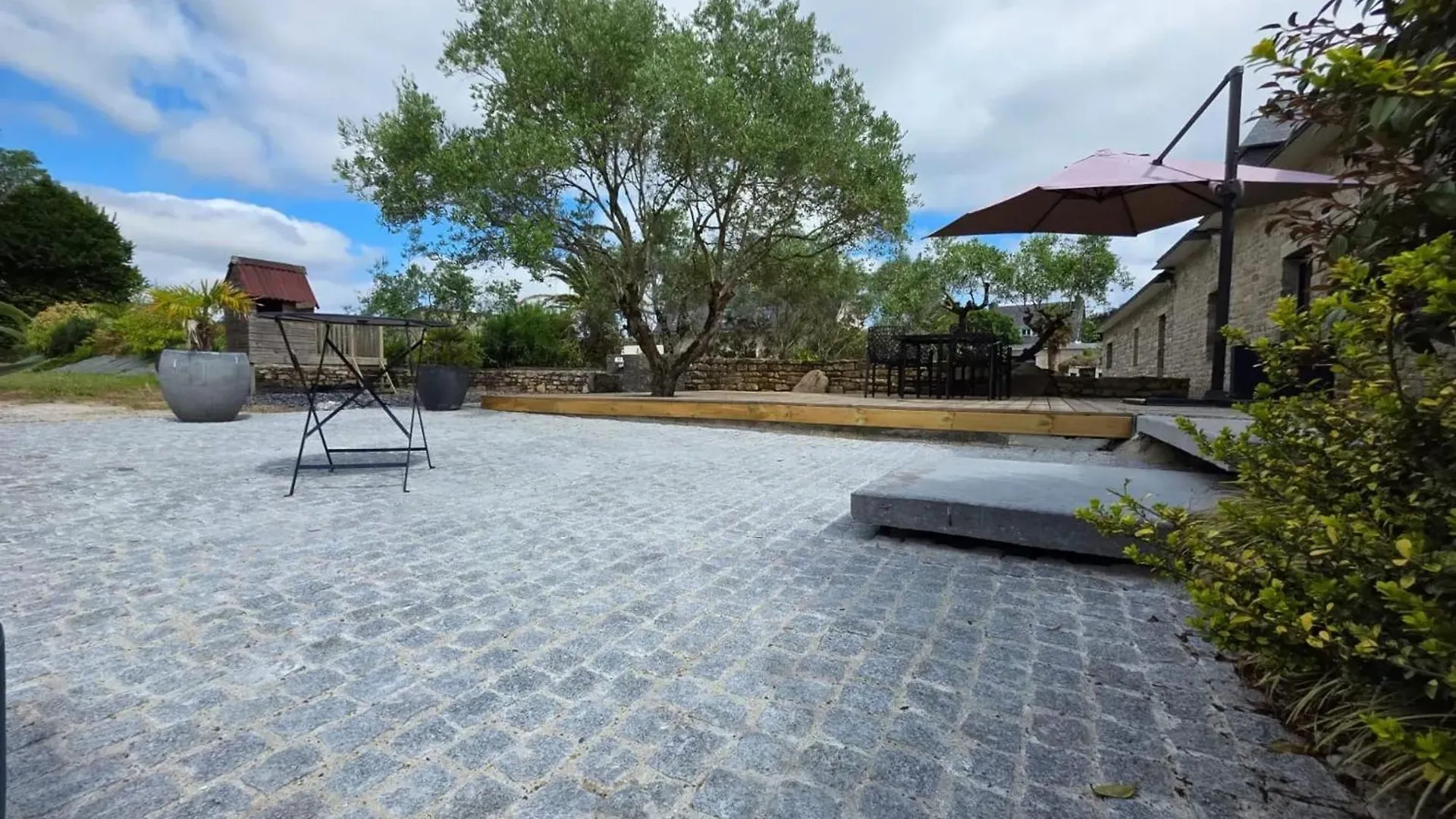 Дом отдыха Maison Familiale Chaleureuse A Saint-Evarzec Avec Terrasse